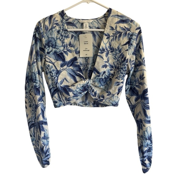 NWT H&M Linen-Blend Crop Blouse in Blue Floral, Size XS - Picture 2 of 7